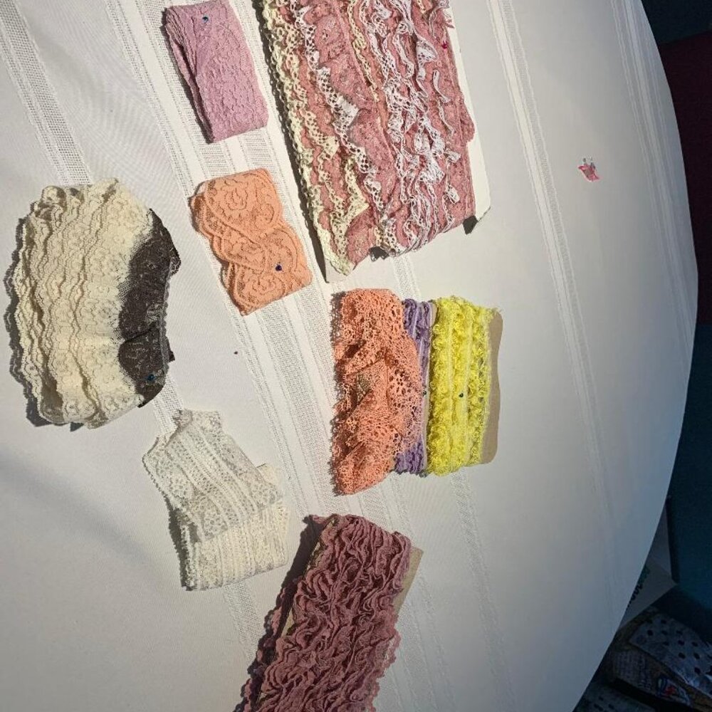 Bulk Lace - Picture 3 of 3